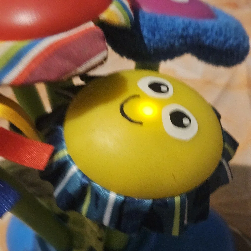 Vintage 2005 Lamaze Soft Chime Garden Light Up  SensoryMusical Flower Baby Toy
